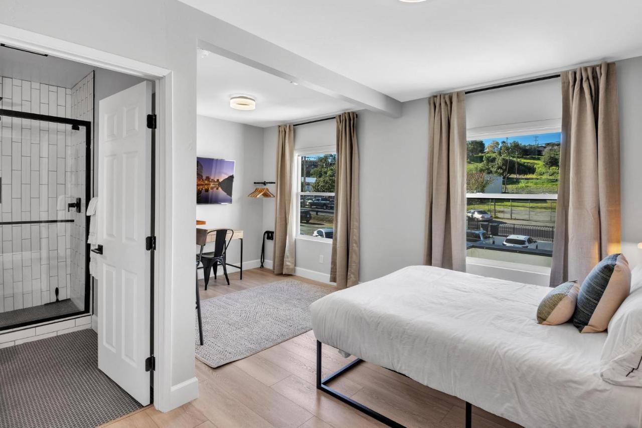 Single Bedroom - Queen Size. Heart Of Downtown ビスタ エクステリア 写真